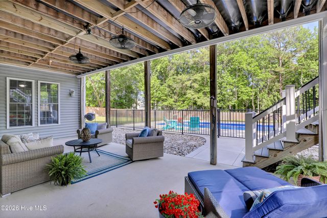 211 Bates Retreat, Hampstead, NC 28443