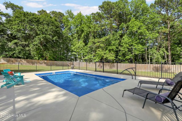 211 Bates Retreat, Hampstead, NC 28443
