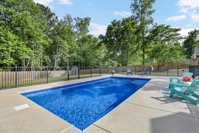 211 Bates Retreat, Hampstead, NC 28443
