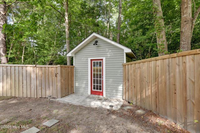 211 Bates Retreat, Hampstead, NC 28443