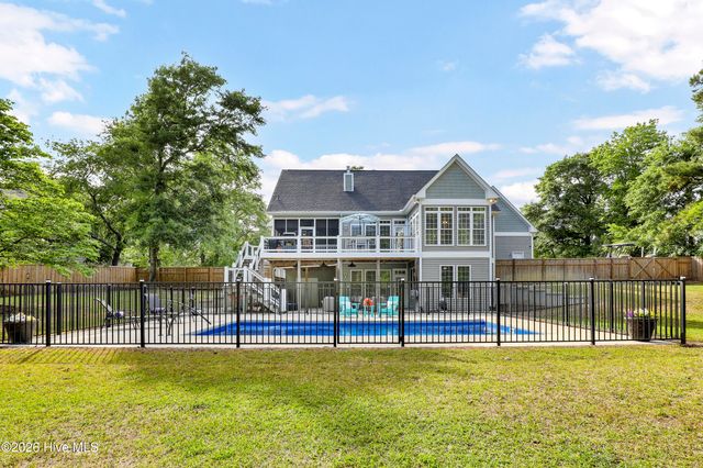 211 Bates Retreat, Hampstead, NC 28443