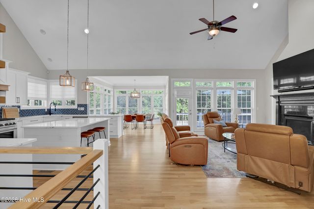 211 Bates Retreat, Hampstead, NC 28443