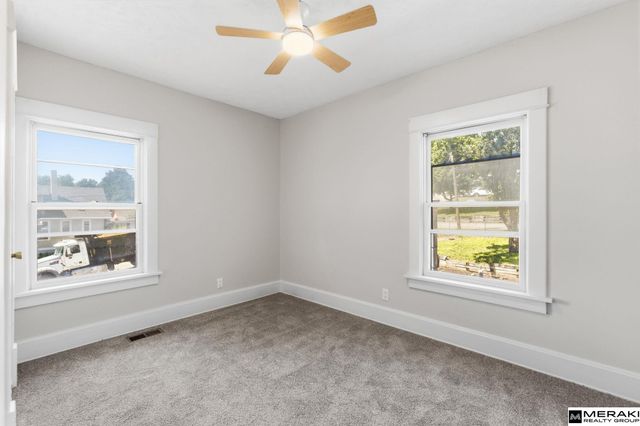 8004 N 31 Street, Omaha, NE 68112