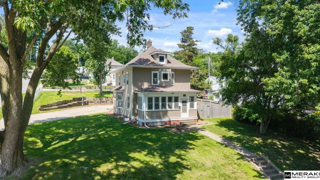 8004 N 31 Street, Omaha, NE 68112