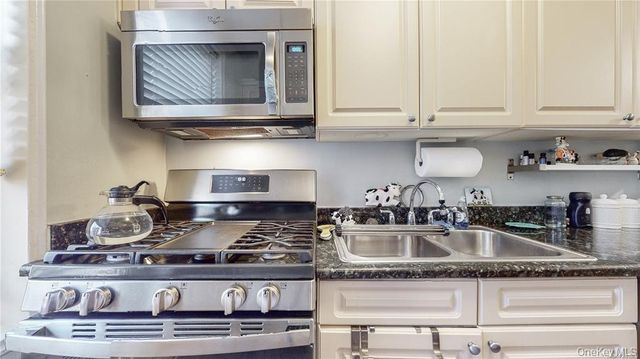 150-29 72nd Road 5B, Kew Garden Hills, NY 11367