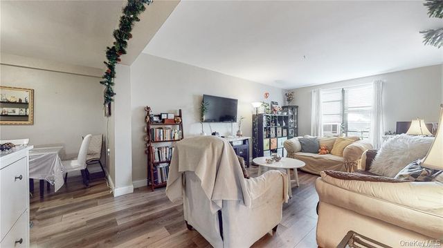 150-29 72nd Road 5B, Kew Garden Hills, NY 11367