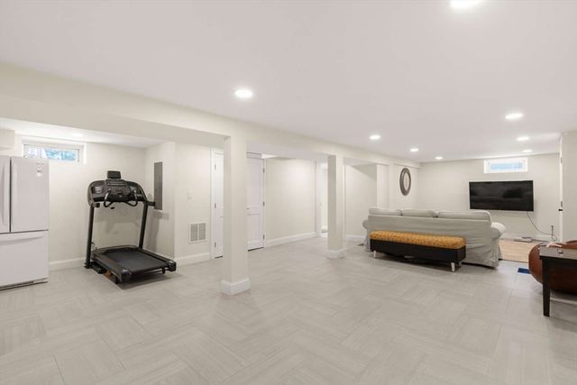 20 Blossom Road, Braintree, MA 02184