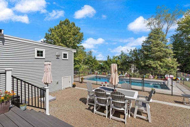 20 Blossom Road, Braintree, MA 02184