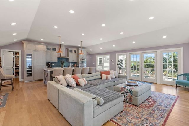 20 Blossom Road, Braintree, MA 02184