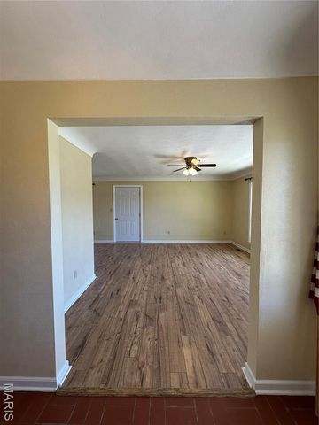 509 E Washington Avenue, Owensville, MO 65066