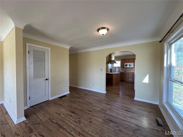 509 E Washington Avenue, Owensville, MO 65066