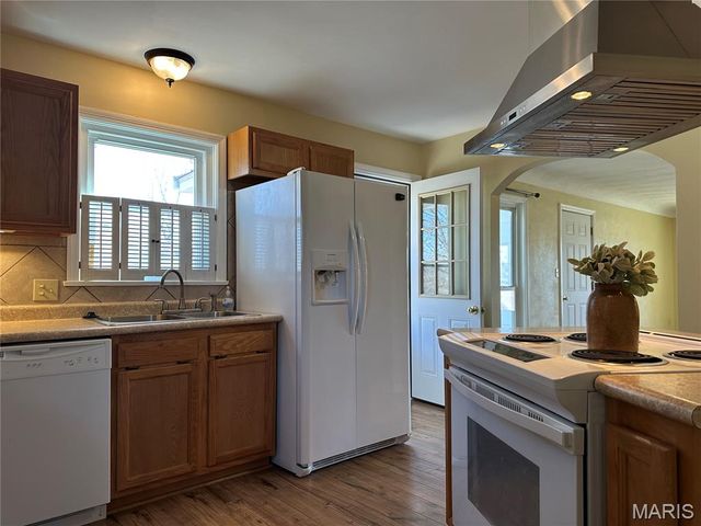 509 E Washington Avenue, Owensville, MO 65066