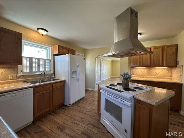 509 E Washington Avenue, Owensville, MO 65066