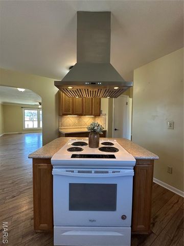 509 E Washington Avenue, Owensville, MO 65066