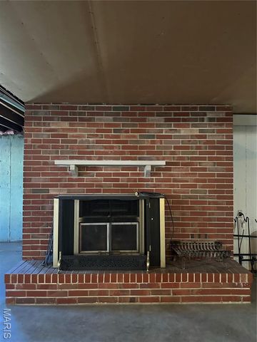 509 E Washington Avenue, Owensville, MO 65066