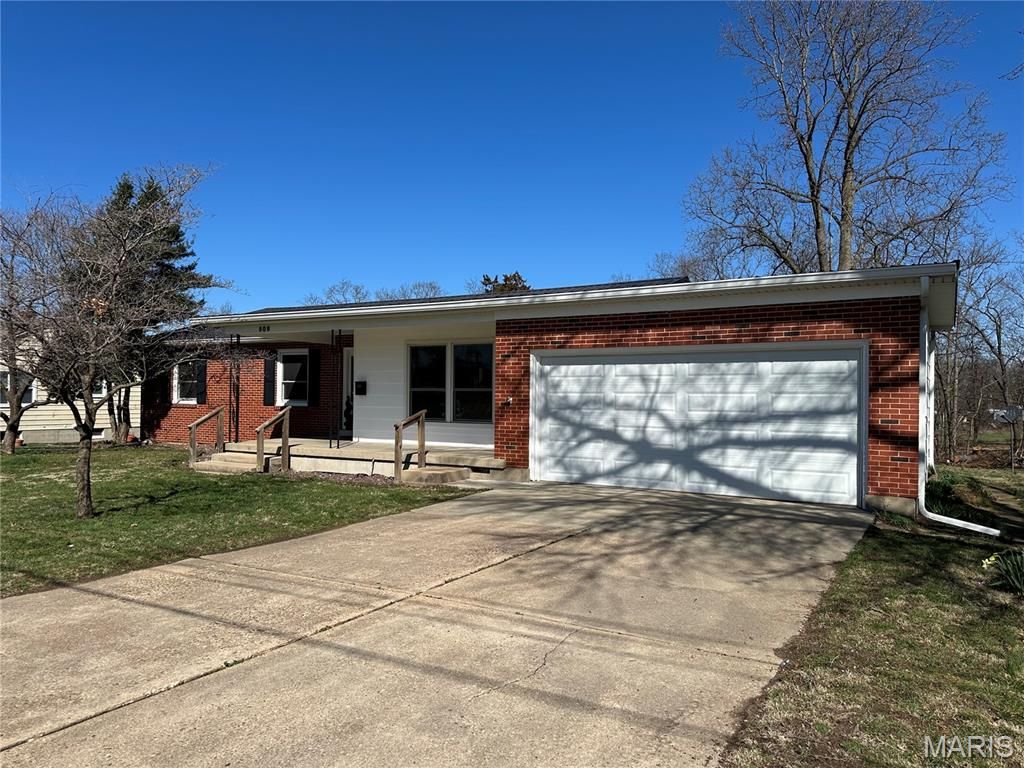509 E Washington Avenue, Owensville, MO 65066