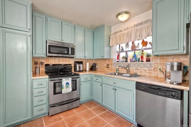 6548 Camino del Parque, Carlsbad, CA 92011