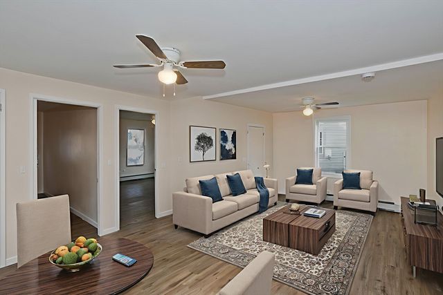 19 Quincy St, Springfield, MA 01109