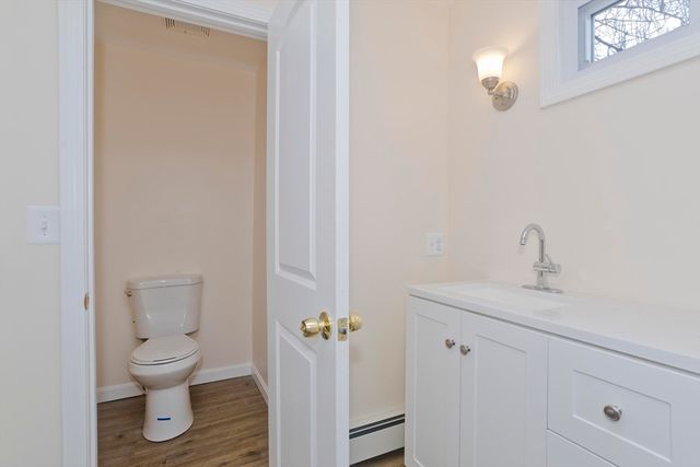 19 Quincy St, Springfield, MA 01109