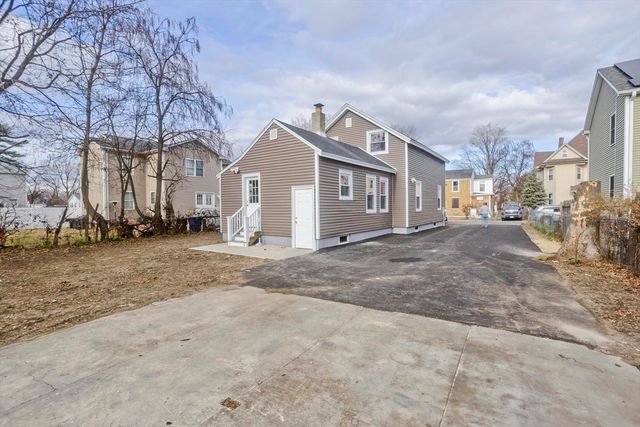 19 Quincy St, Springfield, MA 01109
