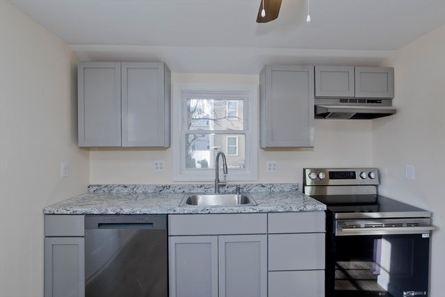 19 Quincy St, Springfield, MA 01109