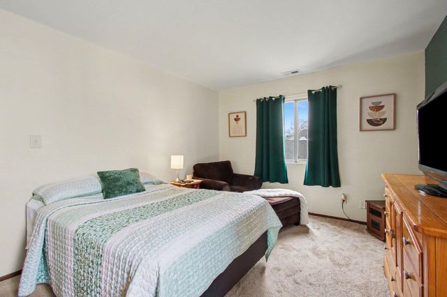 2023 Hawthorne Lane, Chesterton, IN 46304