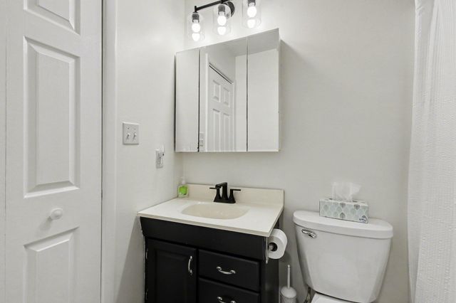 2023 Hawthorne Lane, Chesterton, IN 46304