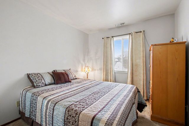 2023 Hawthorne Lane, Chesterton, IN 46304