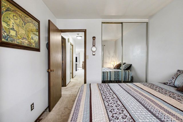 2023 Hawthorne Lane, Chesterton, IN 46304