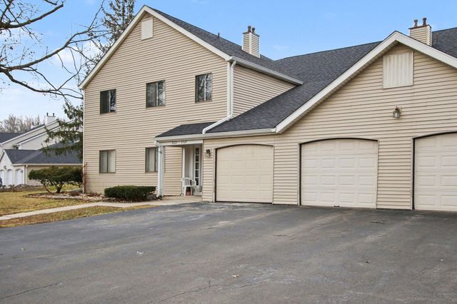 2023 Hawthorne Lane, Chesterton, IN 46304
