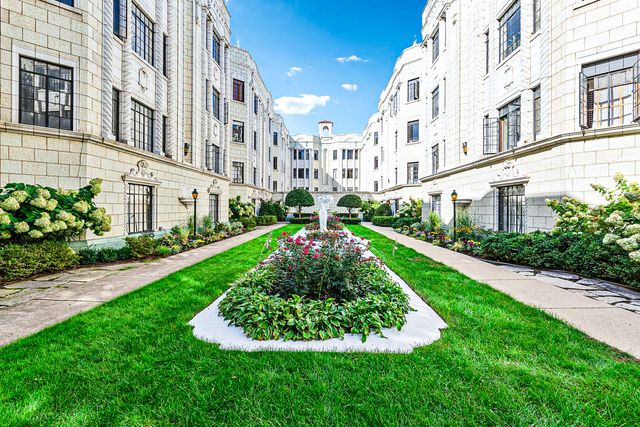 7348 N RIDGE Boulevard 16B, Chicago, IL 60645