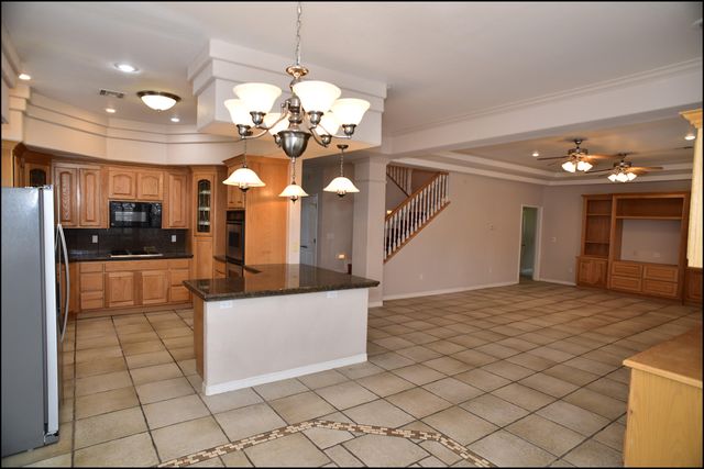 6371 FRANKLIN VIEW Drive, El Paso, TX 79912