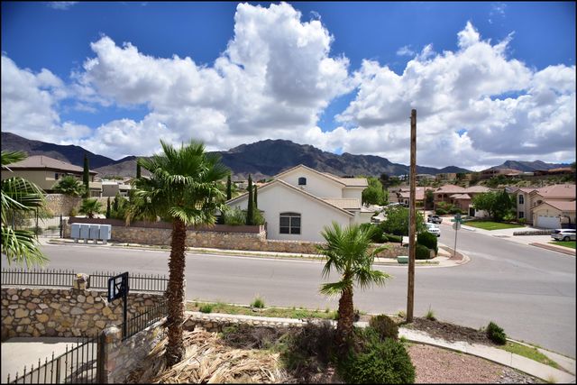 6371 FRANKLIN VIEW Drive, El Paso, TX 79912