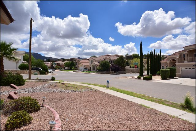 6371 FRANKLIN VIEW Drive, El Paso, TX 79912