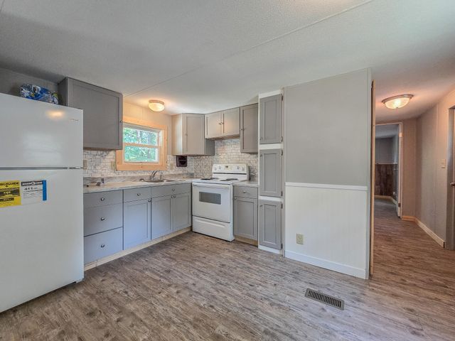 22163 County Road 288, Pittsburg, MO 65724