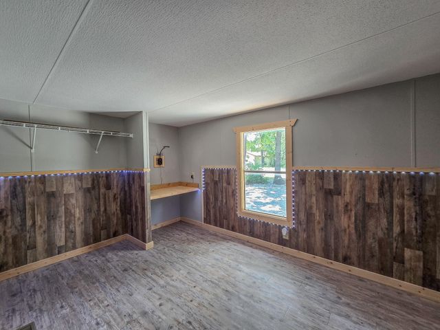 22163 County Road 288, Pittsburg, MO 65724