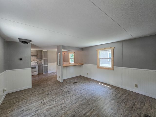 22163 County Road 288, Pittsburg, MO 65724