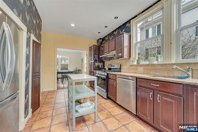 80 Glenwood Road, Englewood, NJ 07631