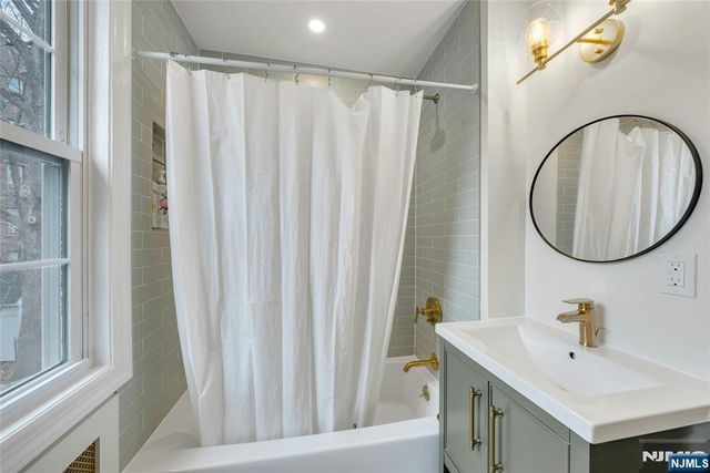 80 Glenwood Road, Englewood, NJ 07631