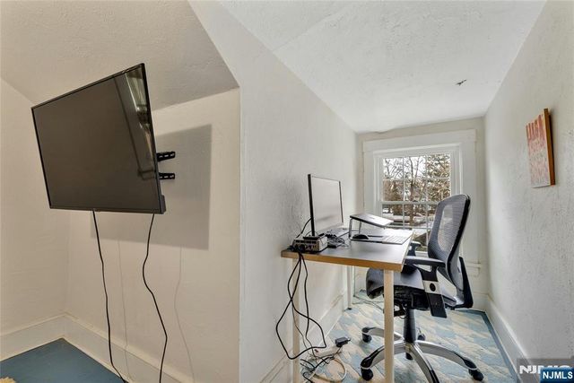 80 Glenwood Road, Englewood, NJ 07631