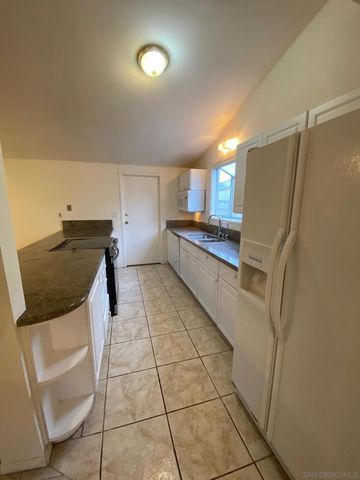 9516 Larrabee Ave, San Diego, CA 92123