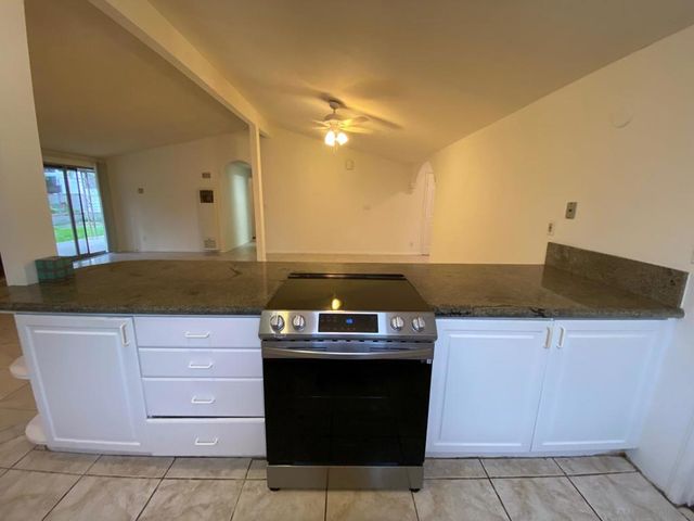 9516 Larrabee Ave, San Diego, CA 92123