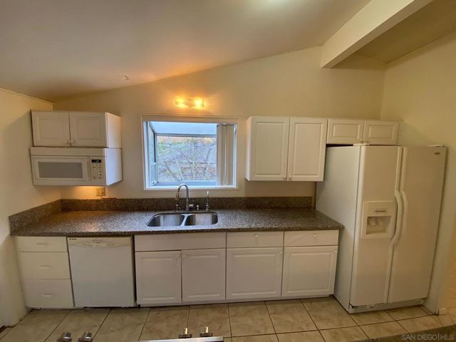 9516 Larrabee Ave, San Diego, CA 92123