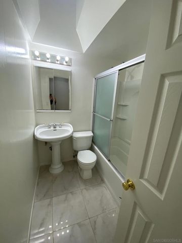 9516 Larrabee Ave, San Diego, CA 92123