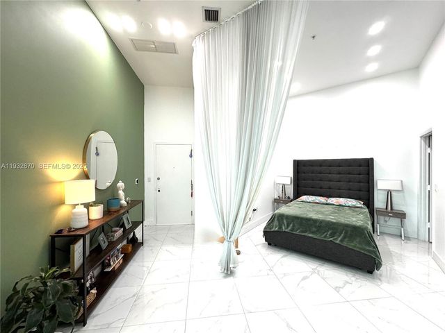 1900 N Bayshore Dr 710, Miami, FL 33132