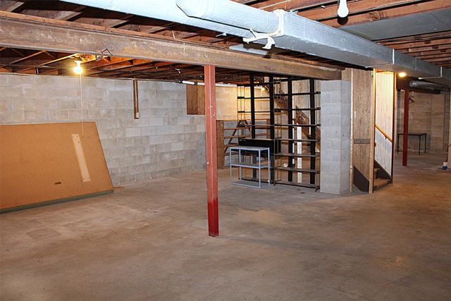 2718 WELLINGTON Road, Erie, PA 16506