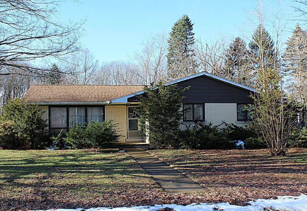 2718 WELLINGTON Road, Erie, PA 16506