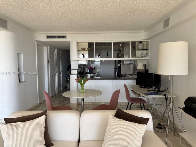 2901 S Bayshore Dr 17D, Coconut Grove, FL 33133