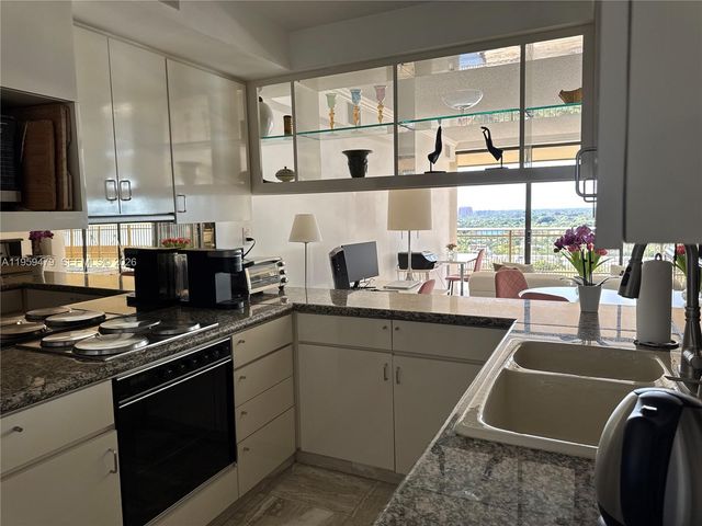 2901 S Bayshore Dr 17D, Coconut Grove, FL 33133