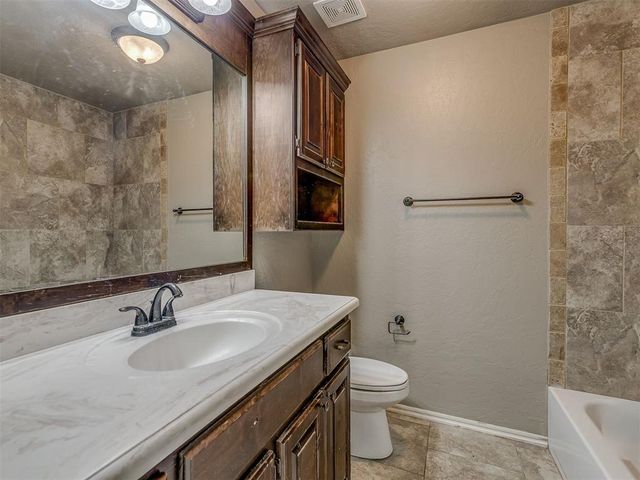 529 Whispering Oaks Boulevard, Moore, OK 73160